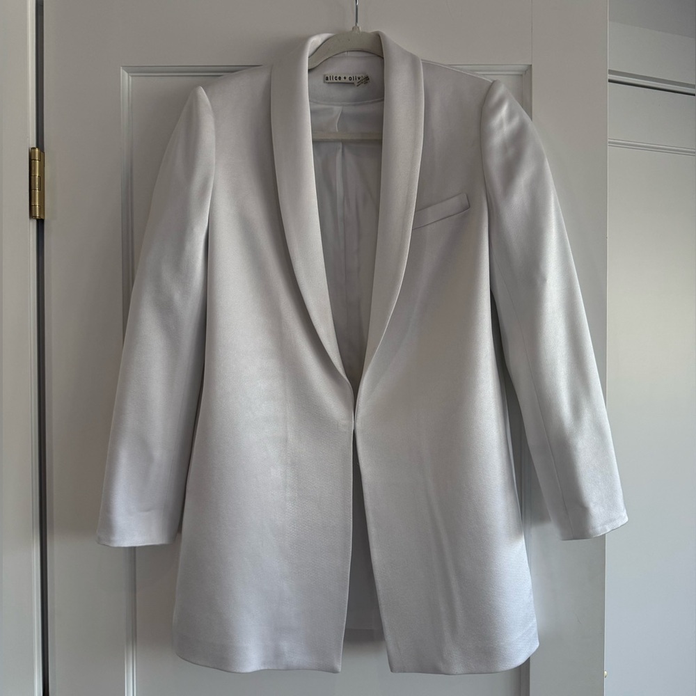 Alice + Olivia White Oversized Boyfriend Satin Blazer XS